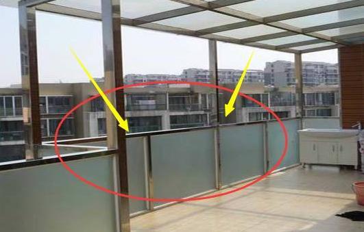 ?阳台自带的护栏记得这样利用，太聪明了，回家我也要效仿