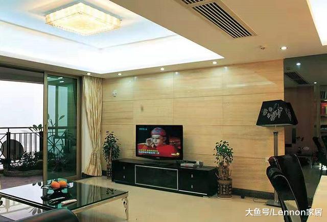 为什么越来越多人阳台不装推拉门？老师傅说出真相，占地方难清洁