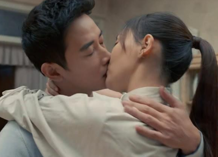 唐嫣睡觉时有个"小怪癖", 罗晋能欣然接受,网友:是个男人都喜欢