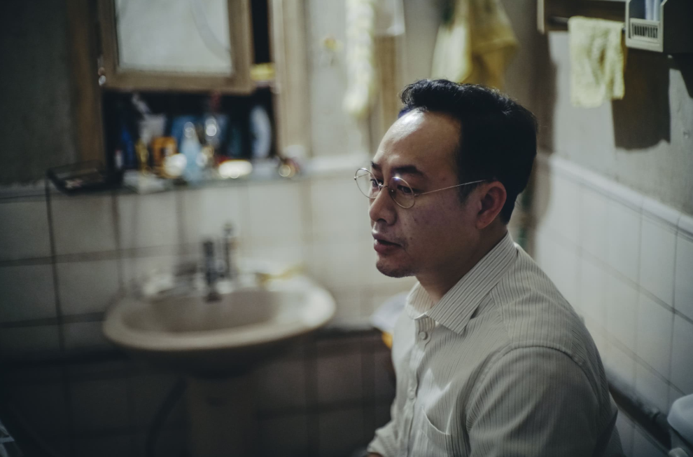 风中有朵雨做的云，那是裹挟在时代狂流里，无处安放的命运