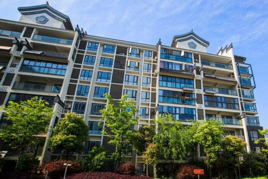 一个小区里怎样选择最佳楼栋？好多人选错了，赔钱卖房也卖不出