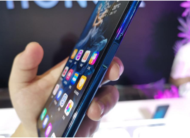 荣耀20 Pro上市首卖，赵丽颖微博宣传，网友：敬业的代言人！