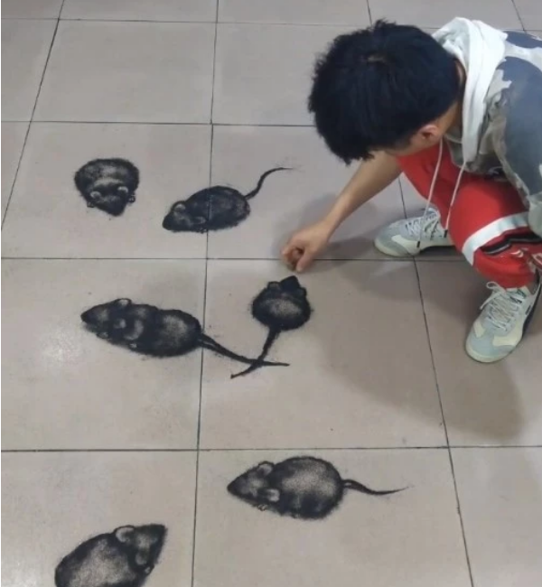 美术生又“作死”：用“碎发”画3D老鼠，网友：你妈早该打你了