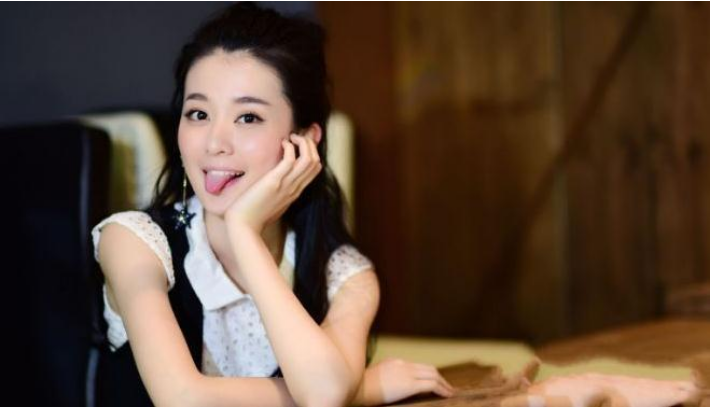 娱乐圈中的富二代，混不好就得回家继承家产，最后已经被拖回家！