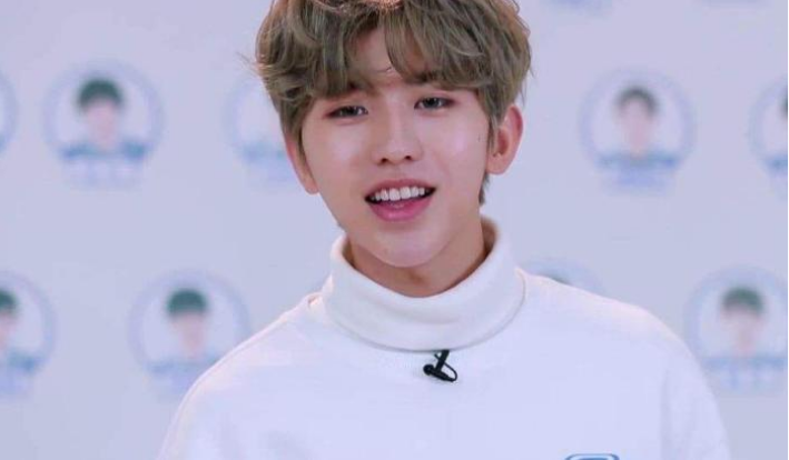 人民日报批评蔡徐坤流量造假的行为，而蔡徐坤粉丝却反手举报人民日报！