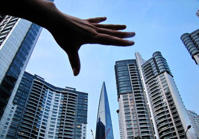 中介与开发商合伙炒房，结果亏损百万