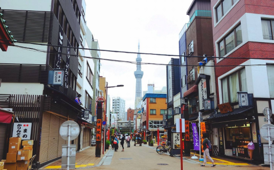 拿着100万人民币，去日本东京买房，结果只能买个“厕所”？