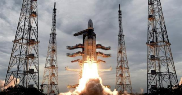 印度月球船登月成功一半，周六决定能否成为全球第四