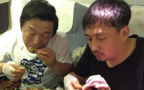 他骂哭谢娜3次，邓超见他害怕，黄渤见了尊称师爷，却独宠他一人