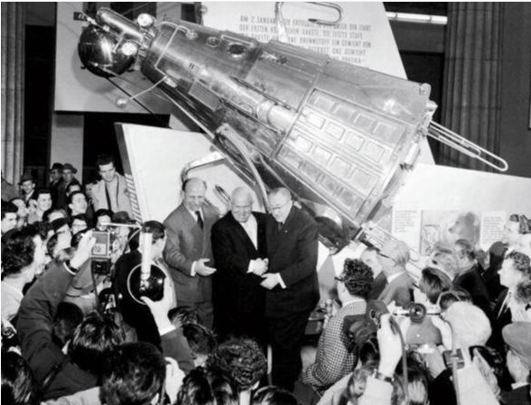 赫鲁晓夫吹牛“苏联的流水线制造洲际导弹就像生产香肠一样”真的唬住了美国人