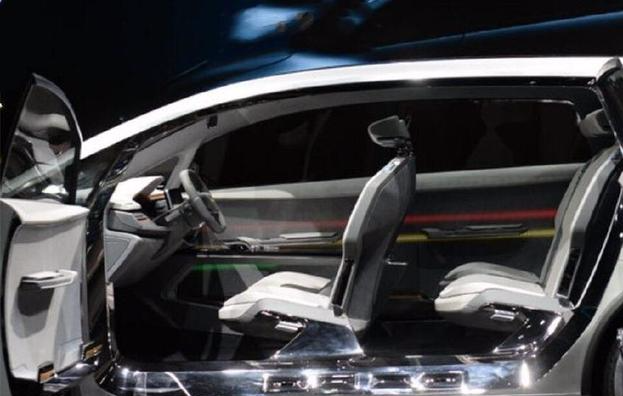 李书福又放大招！新车打脸GL8，内饰比奔驰豪华，不足8万要卖疯