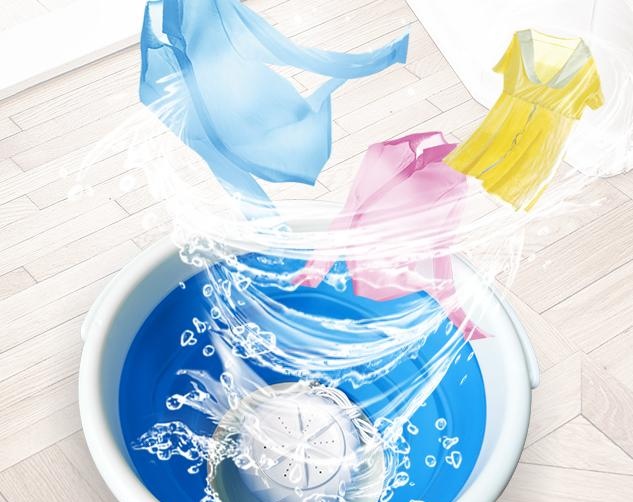 能挂在墙上的可折叠洗衣机，价格不到两百块，洗衣省时还不占地