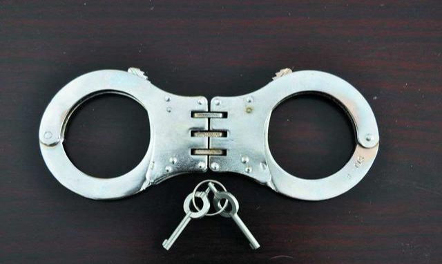 「」军用手铐和警用手铐有什么区别?