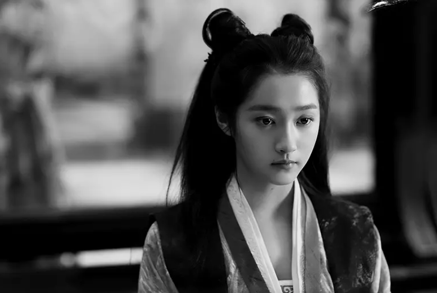 小艾猜电影：主演一人分饰两角，观众们看懵了，这演技也是没谁了