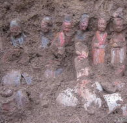 历史上最温情的皇帝，破例让皇后先葬入帝陵，死后还和多人同葬一处