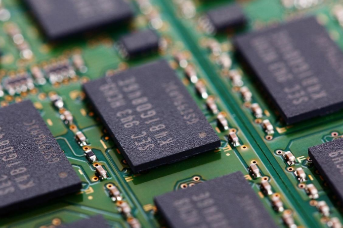 在购买手机时，选择64G还是128G？看看手机维修师傅怎么说