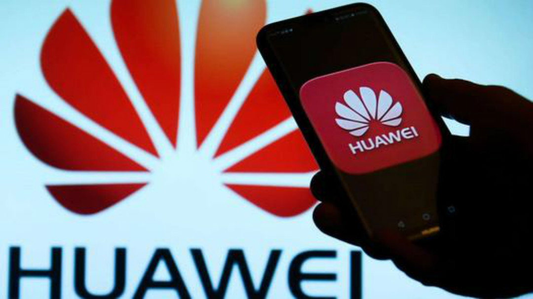 叫停华为合作后！码头70万吨货物堆积如山，网友：亲美的下场！