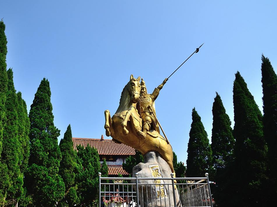 此人是朱元璋的大敌，因犯了一个致命错误，导致自己失败