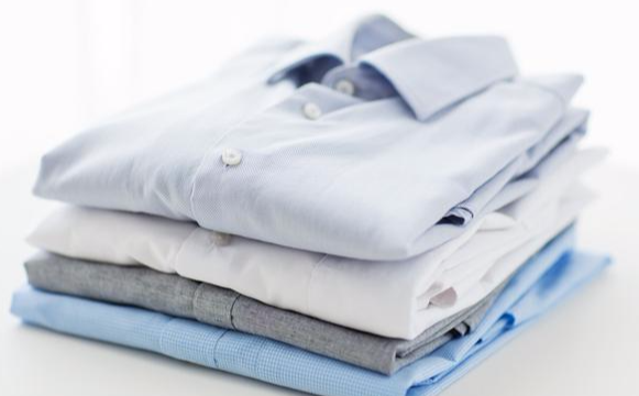 衣物折叠收纳箱之后，我们可以根据季节合理的安排它们之间的位置