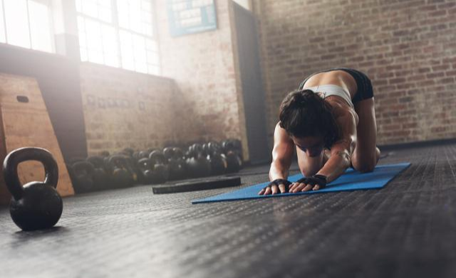 健身美女教练亲手教学，定制属于霸气男人的完美健身计划