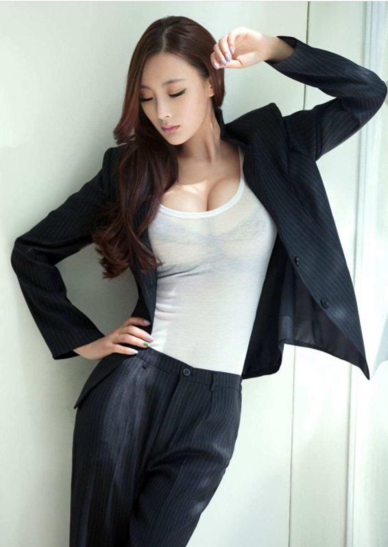 因身材走红，肚兜被扯飞的民女，现在怎么样了？网友：一生忘不掉的女人！