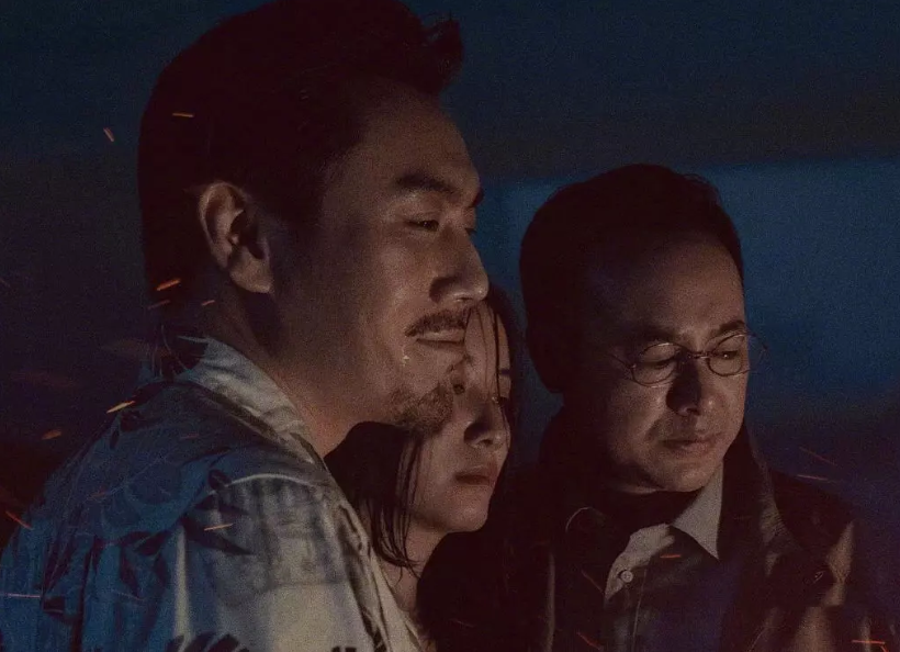 风中有朵雨做的云，那是裹挟在时代狂流里，无处安放的命运