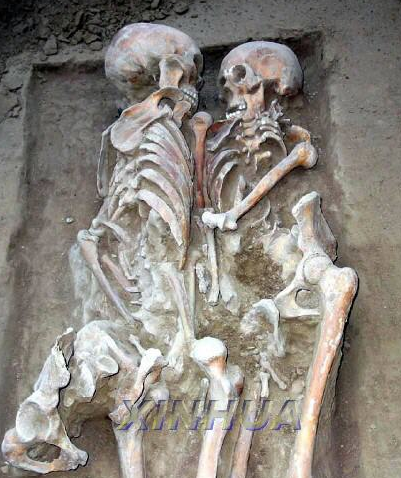 历史上最温情的皇帝，破例让皇后先葬入帝陵，死后还和多人同葬一处