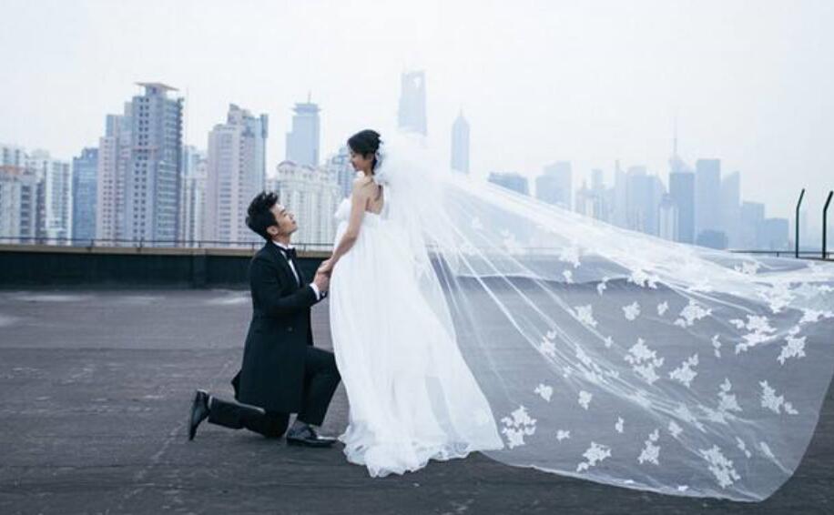老少通吃的朱亞文竟29歲就結婚了，他不僅不后悔還覺得自己結婚太晚