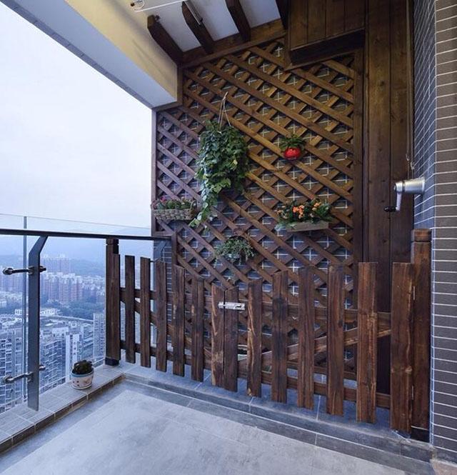 我和狗狗超级喜欢这个家，特别是有这样的一个阳台！