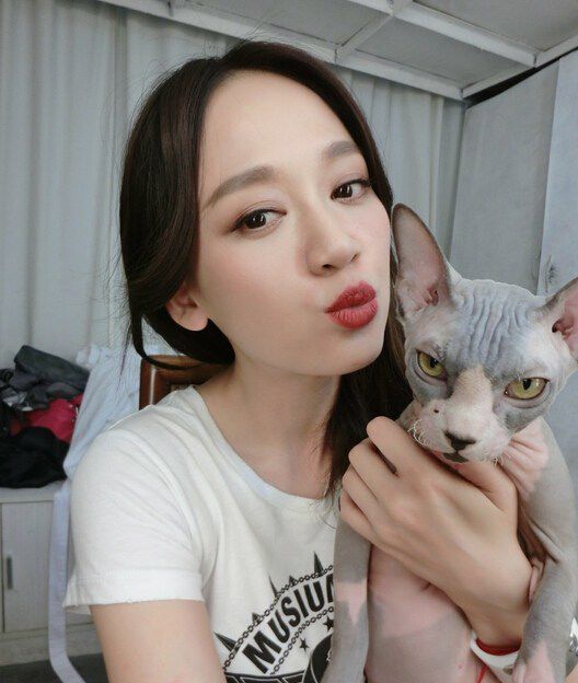 陈乔恩竟有如此怪癖，直播暴露后，很多网友直呼：呕！