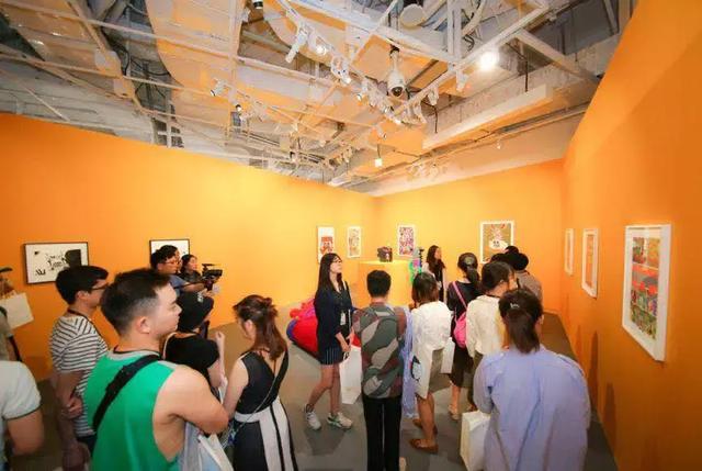 左首店，右首展：标杆mall的两把杀手锏