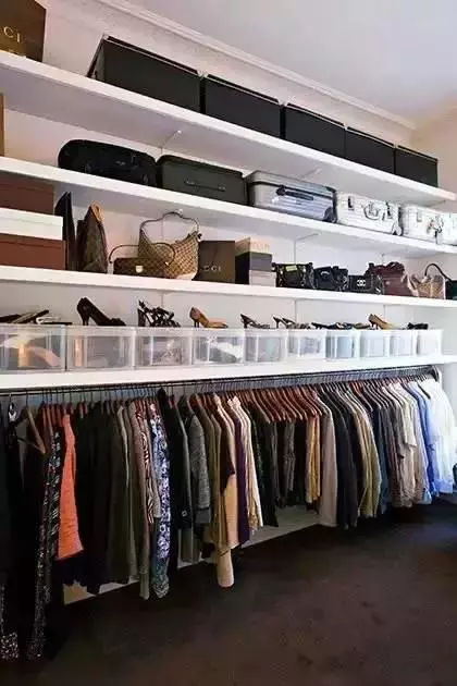 找一件衣服翻乱整个衣柜？做好衣柜内部设计，轻松解决收纳难题！