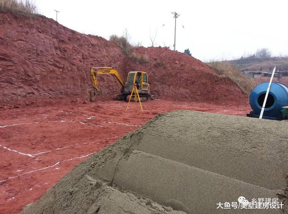 大叔历时3个月建起农村小别墅，30万的造价连包工头都服气！