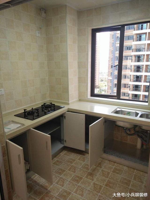 业主：这就是2000一平标准的精装修？一进门就想拆了重装！