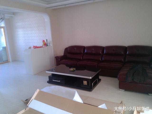 朋友新房装修中，125平花了20多万，一看电视墙我差点笑岔气了