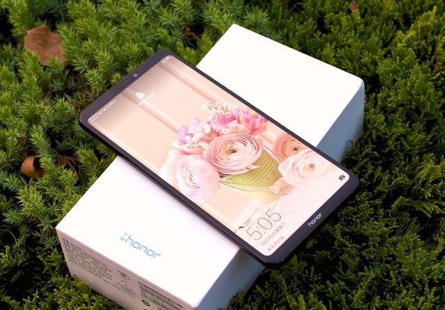 两年磨一剑，旗舰水准的荣耀Note10