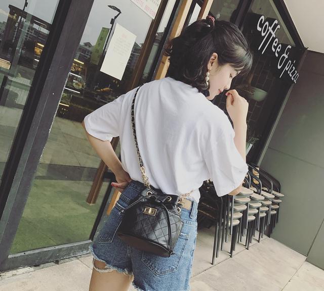 今夏最流行的几款可爱的小包包，减龄还实用，看着一点都不闷