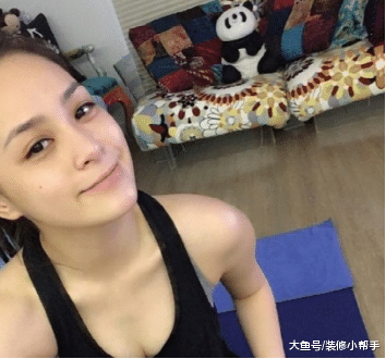 帶你看看阿嬌香港的家，平時在家還會做瑜伽，衣帽間擺的全是鞋子