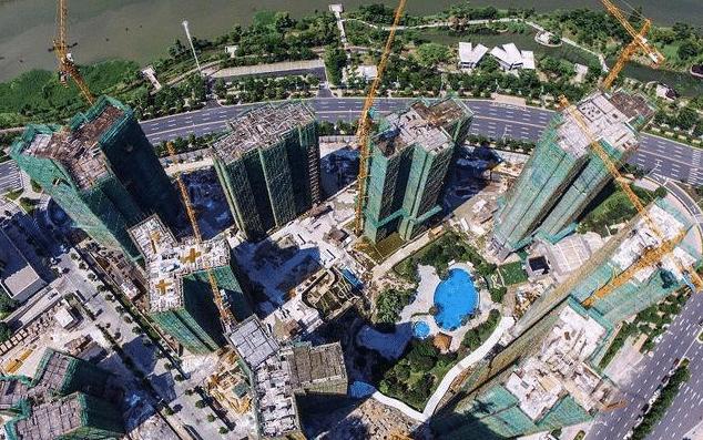 30万人口的县城，有2个碧桂园、3个恒大，年轻人流失后谁来接盘？