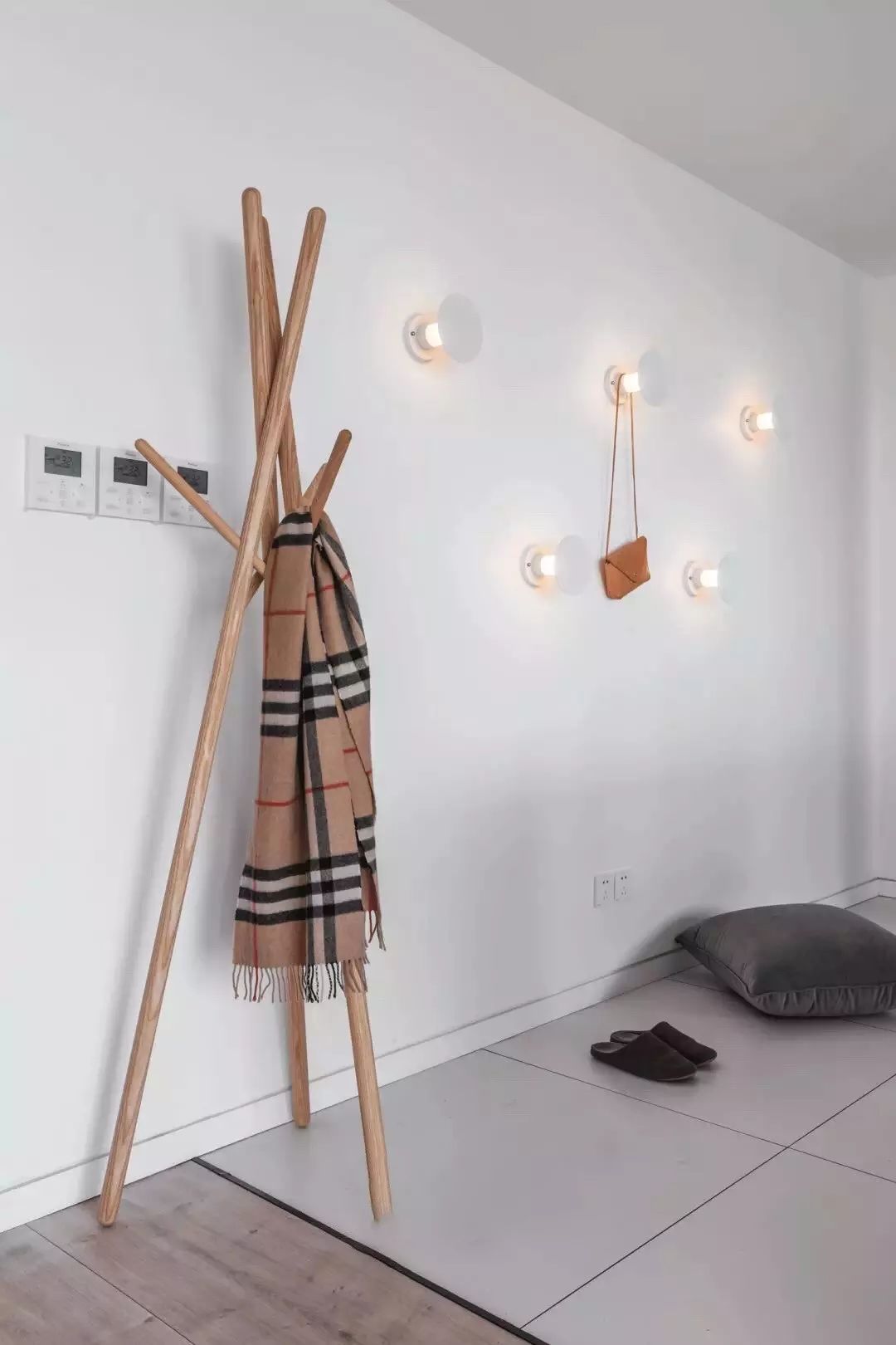 懂得摆衣帽架的人，气质一般都比较优雅！