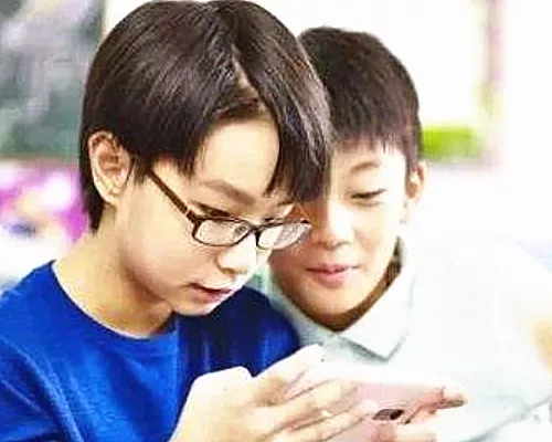 高中生带手机，这3个“藏身处”最安全，别说你没试过