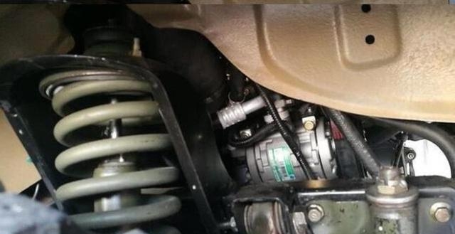 中国越野“鼻祖”终于换代！独立悬挂更舒适，就是内饰惨不忍睹！