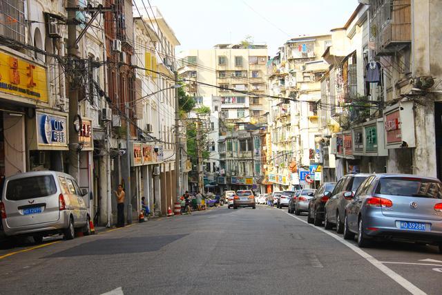 行家透露買房要遵循“遠二近三”原則，多少人因為不懂買了貶值房