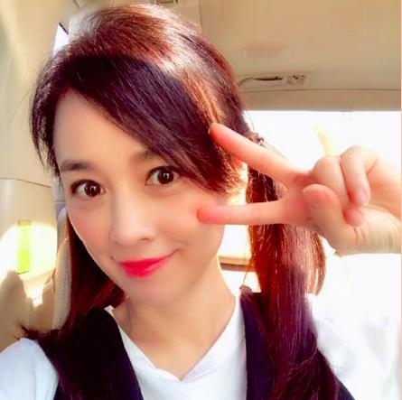 48岁张庭直播护肤猛打脸，网友：隔着屏幕都感觉到疼