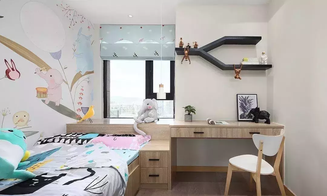 给孩子准备一个榻榻米儿童房, 再也不担心玩具会放不下