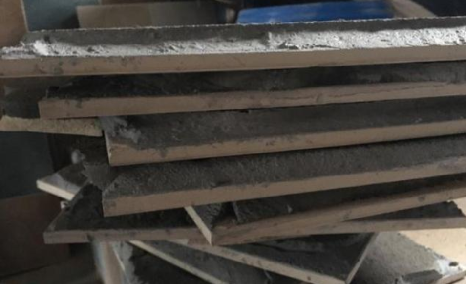 墙砖起壳师傅来返工，可维修到一半，业主就说工资别结了