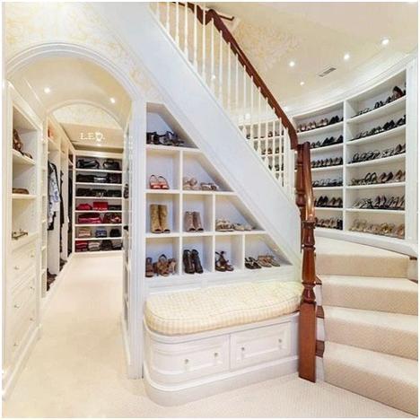 最棒的楼梯间改造，绝对不止是当做收纳间那么简单！