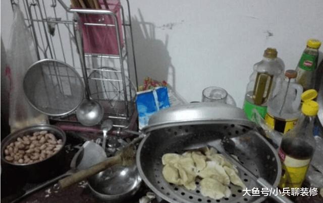 第一次跟男友回农村老家，看到他家的屋子，再有钱也不愿嫁了