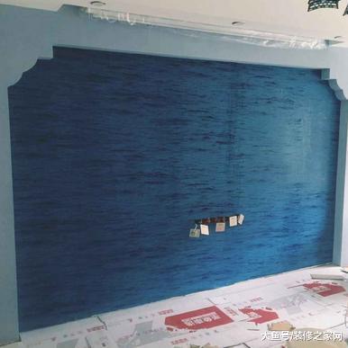 95平三房改造，陽臺和客廳中間只有半截墻，還挺好看的