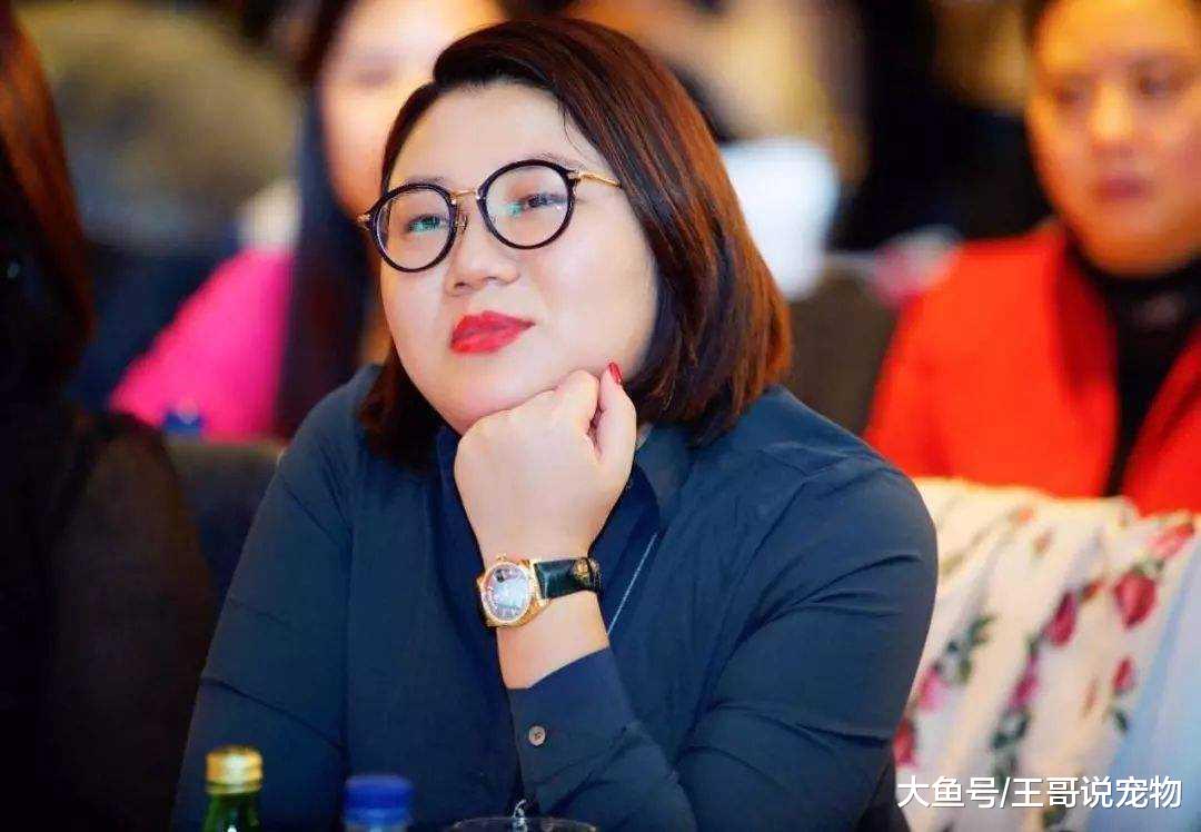 带过杨天真，提携过刘嘉玲，她才是“华语娱乐圈第一经纪人”